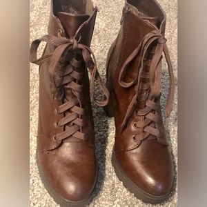 Soda brand side zip brown PU ankle boots!